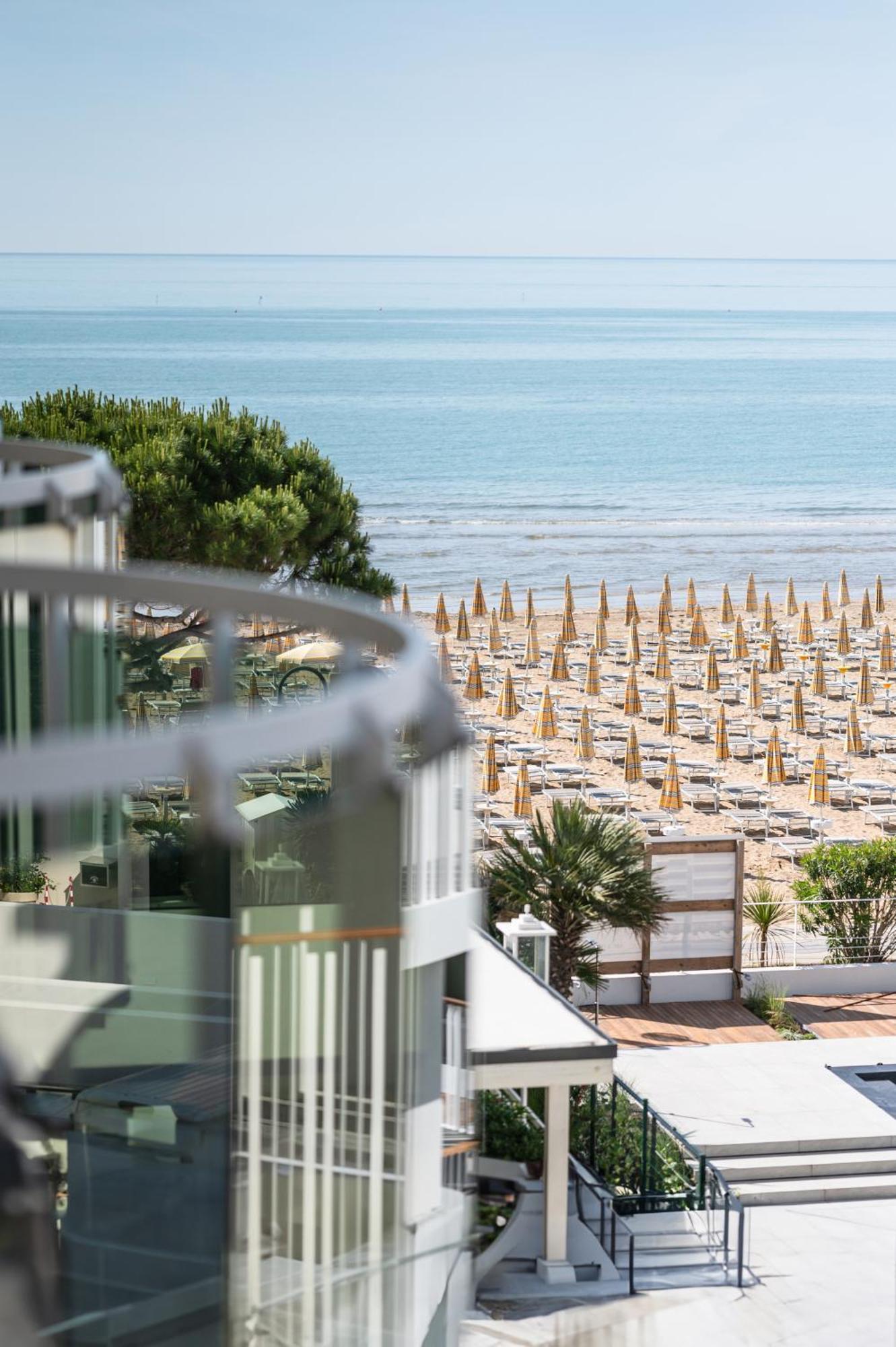 Hotel Anthony Lido di Jesolo Buitenkant foto