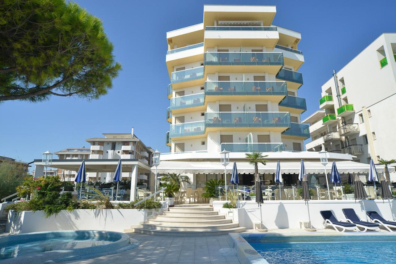 Hotel Anthony Lido di Jesolo Buitenkant foto