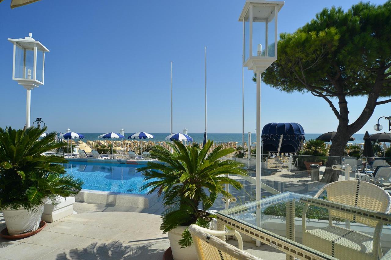 Hotel Anthony Lido di Jesolo Buitenkant foto